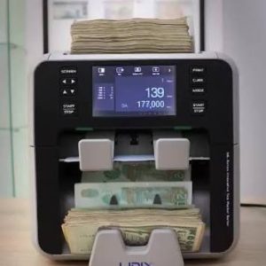 Lidix ML2v profesyonel para sayma makinesi paralar üzerinde